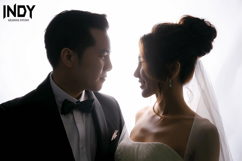 ถ่ายรูปแต่งงานในสตูดิโอ