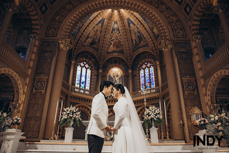 งานแต่งในโบสถ์ 